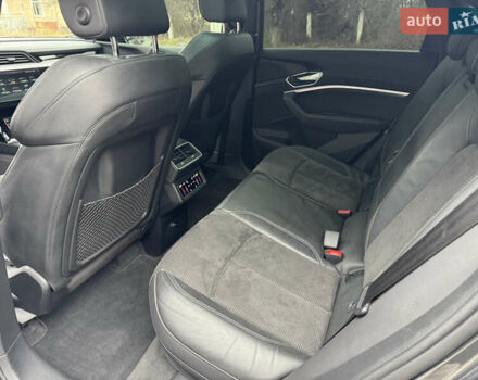 Серый Ауди E-Tron, объемом двигателя 0 л и пробегом 140 тыс. км за 32100 $, фото 31 на Automoto.ua