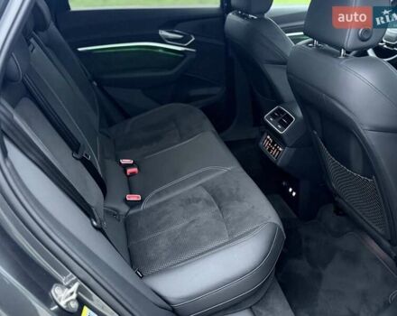 Серый Ауди E-Tron, объемом двигателя 0 л и пробегом 29 тыс. км за 38300 $, фото 12 на Automoto.ua