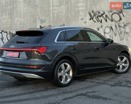 Ауді E-Tron 2020 у Львові на Automoto.ua Сірий Ауді E-Tron, об'ємом двигуна 0 л та пробігом 81 тис. км за 34920 $, фото 23 на Automoto.ua