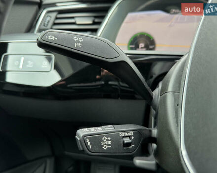 Ауди E-Tron 2020 в Тернополе на Automoto.ua Серый Ауди E-Tron, объемом двигателя 0 л и пробегом 126 тыс. км за 23900 $, фото 77 на Automoto.ua