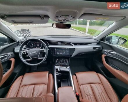 Сірий Ауді E-Tron, об'ємом двигуна 0 л та пробігом 120 тис. км за 29650 $, фото 19 на Automoto.ua