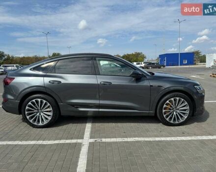 Серый Ауди E-Tron, объемом двигателя 0 л и пробегом 119 тыс. км за 33500 $, фото 1 на Automoto.ua