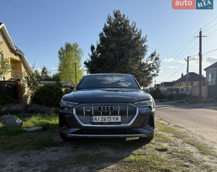 Ауді E-Tron 2020 у Києві на Automoto.ua Сірий Ауді E-Tron, об'ємом двигуна 0 л та пробігом 51 тис. км за 32000 $, фото 1 на Automoto.ua