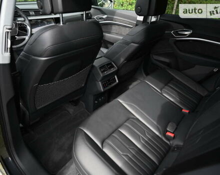 Серый Ауди E-Tron, объемом двигателя 0 л и пробегом 62 тыс. км за 43500 $, фото 20 на Automoto.ua