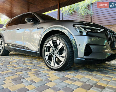 Серый Ауди E-Tron, объемом двигателя 0 л и пробегом 60 тыс. км за 41999 $, фото 21 на Automoto.ua