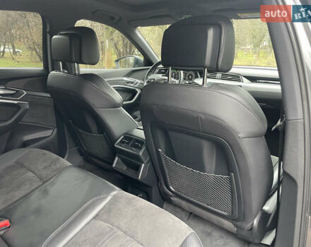 Серый Ауди E-Tron, объемом двигателя 0 л и пробегом 90 тыс. км за 34490 $, фото 19 на Automoto.ua