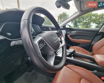 Сірий Ауді E-Tron, об'ємом двигуна 0 л та пробігом 119 тис. км за 29650 $, фото 19 на Automoto.ua