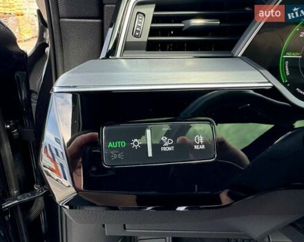 Серый Ауди E-Tron, объемом двигателя 0 л и пробегом 119 тыс. км за 33500 $, фото 26 на Automoto.ua