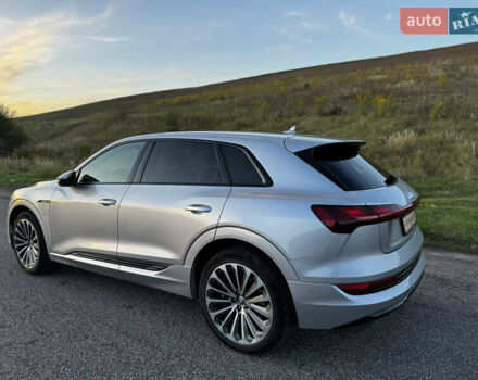 Серый Ауди E-Tron, объемом двигателя 0 л и пробегом 108 тыс. км за 29000 $, фото 12 на Automoto.ua