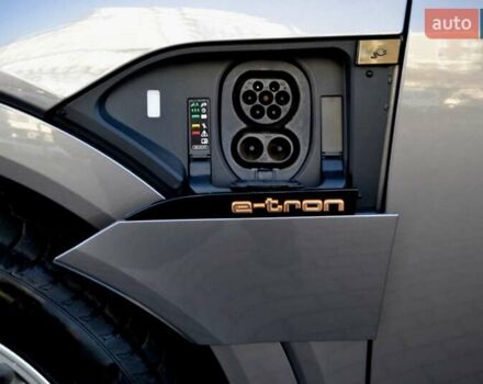 Серый Ауди E-Tron, объемом двигателя 0 л и пробегом 125 тыс. км за 23800 $, фото 94 на Automoto.ua
