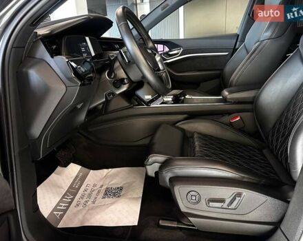 Серый Ауди E-Tron, объемом двигателя 0 л и пробегом 53 тыс. км за 37900 $, фото 21 на Automoto.ua