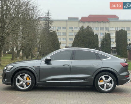 Серый Ауди E-Tron, объемом двигателя 0 л и пробегом 90 тыс. км за 34490 $, фото 4 на Automoto.ua