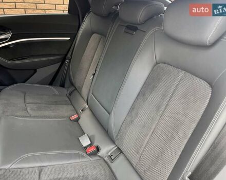 Серый Ауди E-Tron, объемом двигателя 0 л и пробегом 54 тыс. км за 35000 $, фото 24 на Automoto.ua