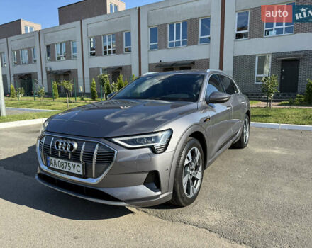 Сірий Ауді E-Tron, об'ємом двигуна 0 л та пробігом 65 тис. км за 39990 $, фото 4 на Automoto.ua