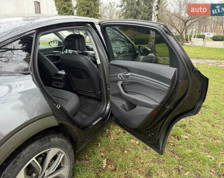 Сірий Ауді E-Tron, об'ємом двигуна 0 л та пробігом 53 тис. км за 34000 $, фото 28 на Automoto.ua