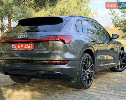 Ауді E-Tron 2020 у Дрогобичі на Automoto.ua Сірий Ауді E-Tron, об'ємом двигуна 0 л та пробігом 180 тис. км за 27990 $, фото 9 на Automoto.ua