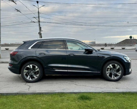 Сірий Ауді E-Tron, об'ємом двигуна 0 л та пробігом 108 тис. км за 25900 $, фото 7 на Automoto.ua