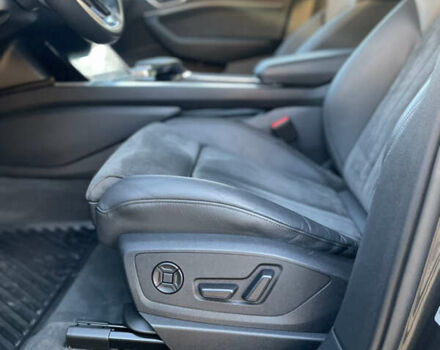 Сірий Ауді E-Tron, об'ємом двигуна 0 л та пробігом 153 тис. км за 28999 $, фото 31 на Automoto.ua