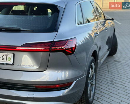 Серый Ауди E-Tron, объемом двигателя 0 л и пробегом 121 тыс. км за 27699 $, фото 16 на Automoto.ua