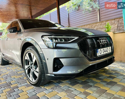 Серый Ауди E-Tron, объемом двигателя 0 л и пробегом 60 тыс. км за 41999 $, фото 22 на Automoto.ua