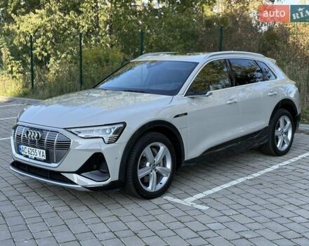 Ауди E-Tron 2020 в Луцке на Automoto.ua Серый Ауди E-Tron, объемом двигателя 0 л и пробегом 49 тыс. км за 35550 $, фото 1 на Automoto.ua
