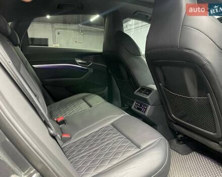 Ауді E-Tron 2020 у Чернівцях на Automoto.ua Сірий Ауді E-Tron, об'ємом двигуна 0 л та пробігом 65 тис. км за 48000 $, фото 12 на Automoto.ua