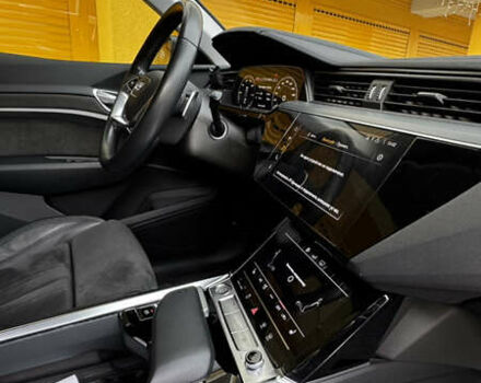 Серый Ауди E-Tron, объемом двигателя 0 л и пробегом 49 тыс. км за 29999 $, фото 9 на Automoto.ua