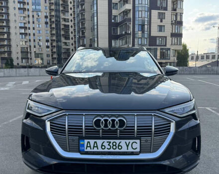 Серый Ауди E-Tron, объемом двигателя 0 л и пробегом 65 тыс. км за 25900 $, фото 11 на Automoto.ua