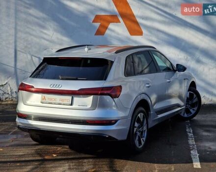 Серый Ауди E-Tron, объемом двигателя 0 л и пробегом 12 тыс. км за 31990 $, фото 30 на Automoto.ua