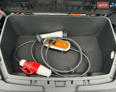 Серый Ауди E-Tron, объемом двигателя 0 л и пробегом 150 тыс. км за 23800 $, фото 61 на Automoto.ua