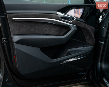 Сірий Ауді E-Tron, об'ємом двигуна 0 л та пробігом 82 тис. км за 39888 $, фото 72 на Automoto.ua