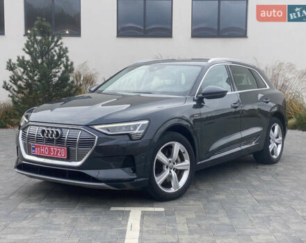 Ауди E-Tron 2020 в Луцке на Automoto.ua Серый Ауди E-Tron, объемом двигателя 0 л и пробегом 128 тыс. км за 25000 $, фото 1 на Automoto.ua