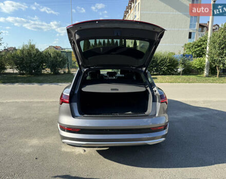 Сірий Ауді E-Tron, об'ємом двигуна 0 л та пробігом 65 тис. км за 39990 $, фото 36 на Automoto.ua