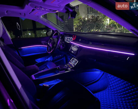 Серый Ауди E-Tron, объемом двигателя 0 л и пробегом 34 тыс. км за 43000 $, фото 30 на Automoto.ua