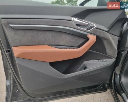 Сірий Ауді E-Tron, об'ємом двигуна 0 л та пробігом 120 тис. км за 29650 $, фото 16 на Automoto.ua