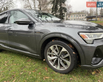 Сірий Ауді E-Tron, об'ємом двигуна 0 л та пробігом 53 тис. км за 34000 $, фото 6 на Automoto.ua