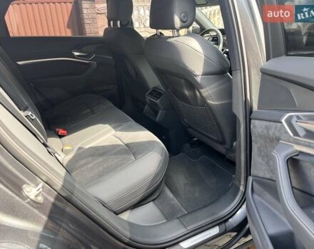 Серый Ауди E-Tron, объемом двигателя 0 л и пробегом 54 тыс. км за 35000 $, фото 29 на Automoto.ua