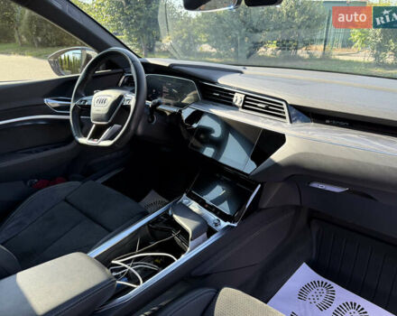 Сірий Ауді E-Tron, об'ємом двигуна 0 л та пробігом 65 тис. км за 39990 $, фото 24 на Automoto.ua