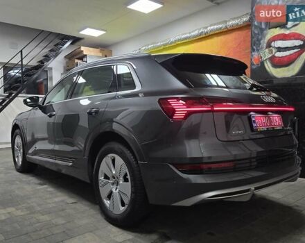 Серый Ауди E-Tron, объемом двигателя 0 л и пробегом 99 тыс. км за 31990 $, фото 43 на Automoto.ua