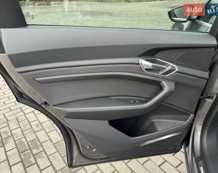 Серый Ауди E-Tron, объемом двигателя 0 л и пробегом 109 тыс. км за 30900 $, фото 22 на Automoto.ua