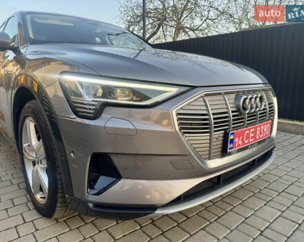 Сірий Ауді E-Tron, об'ємом двигуна 0 л та пробігом 143 тис. км за 27900 $, фото 12 на Automoto.ua