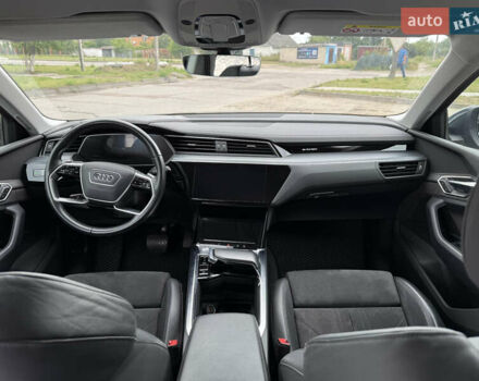 Сірий Ауді E-Tron, об'ємом двигуна 0 л та пробігом 50 тис. км за 33900 $, фото 11 на Automoto.ua