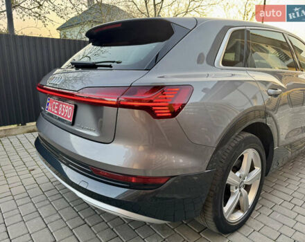 Сірий Ауді E-Tron, об'ємом двигуна 0 л та пробігом 143 тис. км за 27900 $, фото 44 на Automoto.ua