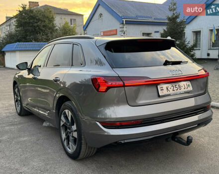 Сірий Ауді E-Tron, об'ємом двигуна 0 л та пробігом 180 тис. км за 21500 $, фото 6 на Automoto.ua