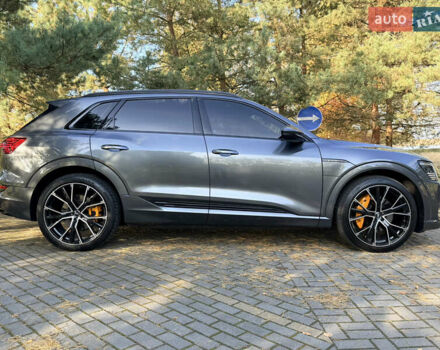 Ауді E-Tron 2020 у Дрогобичі на Automoto.ua Сірий Ауді E-Tron, об'ємом двигуна 0 л та пробігом 180 тис. км за 27990 $, фото 14 на Automoto.ua