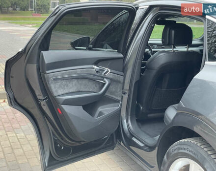 Серый Ауди E-Tron, объемом двигателя 0 л и пробегом 90 тыс. км за 34490 $, фото 14 на Automoto.ua