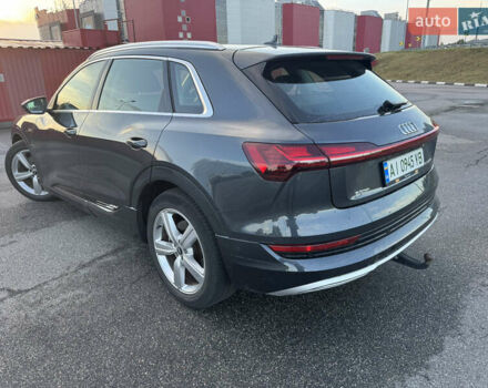 Серый Ауди E-Tron, объемом двигателя 0 л и пробегом 169 тыс. км за 26000 $, фото 6 на Automoto.ua