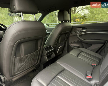 Ауді E-Tron 2020 у Дніпро (Дніпропетровську) на Automoto.ua Сірий Ауді E-Tron, об'ємом двигуна 0 л та пробігом 113 тис. км за 26900 $, фото 11 на Automoto.ua