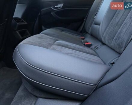 Серый Ауди E-Tron, объемом двигателя 0 л и пробегом 99 тыс. км за 31990 $, фото 91 на Automoto.ua