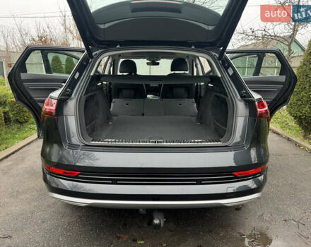 Серый Ауди E-Tron, объемом двигателя 0 л и пробегом 150 тыс. км за 23800 $, фото 51 на Automoto.ua